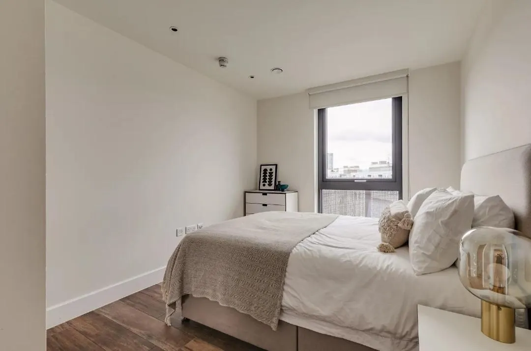 Cosy 2 Bed Flat London Cutty Sark Greenwich Close To Canary Wharf - Perfect For Long Stay Apartment