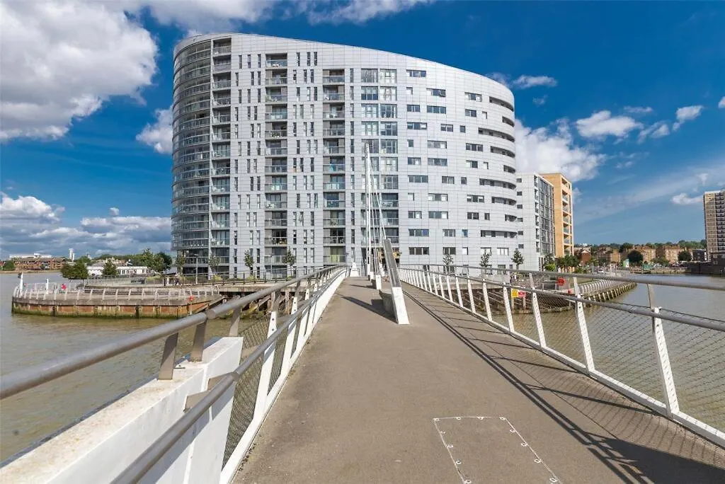 Cosy 2 Bed Flat London Cutty Sark Greenwich Close To Canary Wharf - Perfect For Long Stay Apartment