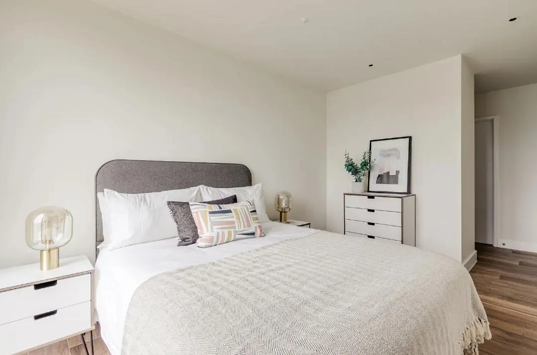 Cosy 2 Bed Flat London Cutty Sark Greenwich Close To Canary Wharf - Perfect For Long Stay Apartment