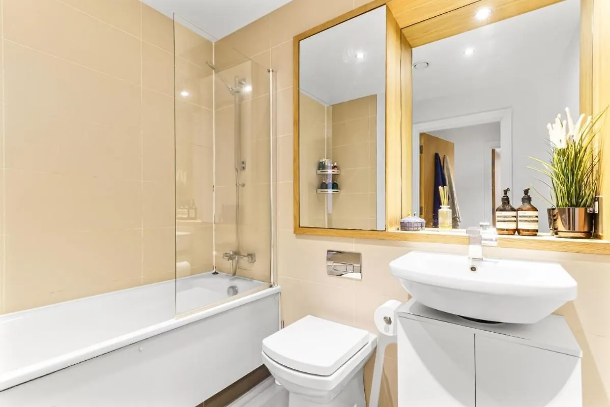 Cosy 2 Bed Flat London Cutty Sark Greenwich Close To Canary Wharf - Perfect For Long Stay 0*,